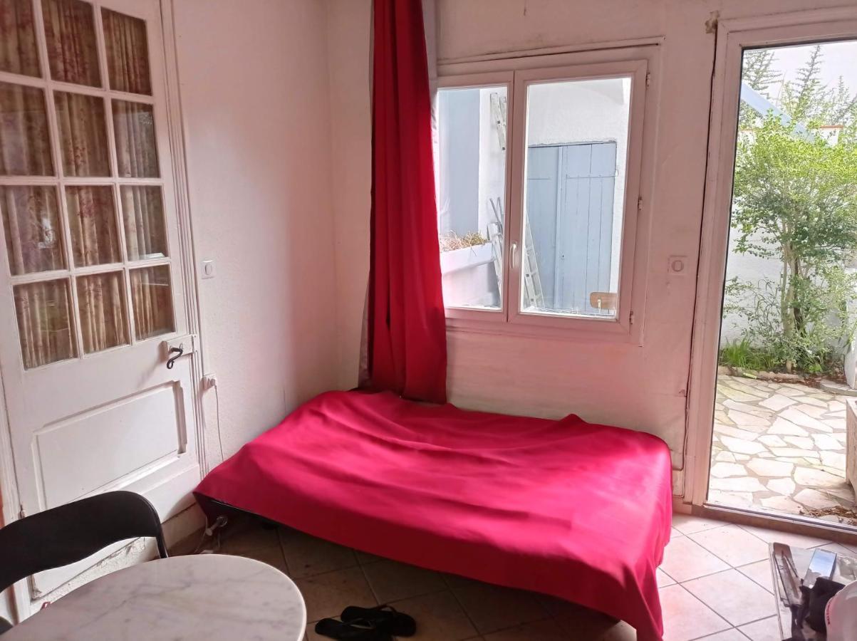 Meublée Indépendante, Avec Piscine, Pour 2 Personnes Appartement